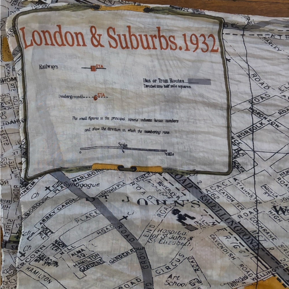 London and Suburbs Print Scarf - Picture 3 of 3